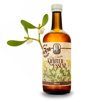 Braune Flasche mit Etikett "Kräuter Essenz", daneben grüne Blätter und Kätzchen.